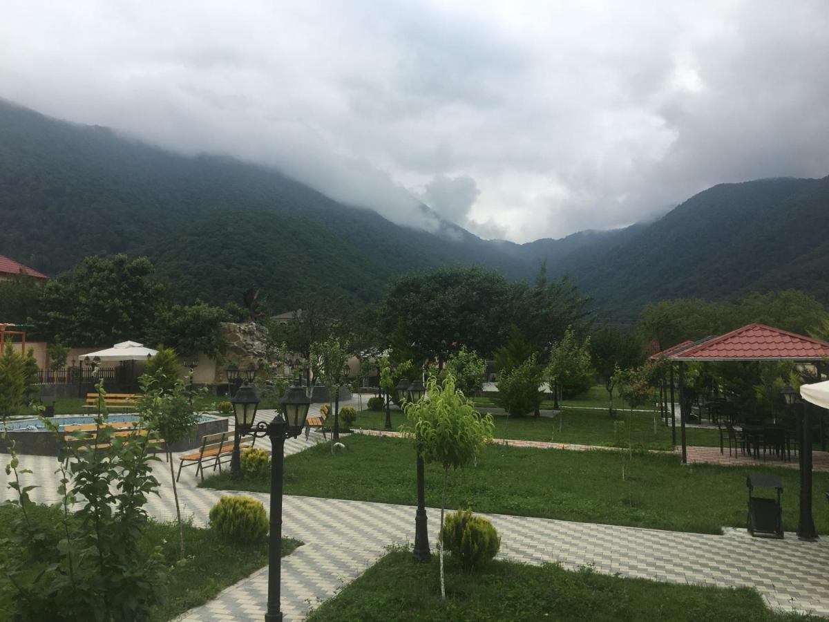 Residence Hotel Restoran Гах Екстериор снимка
